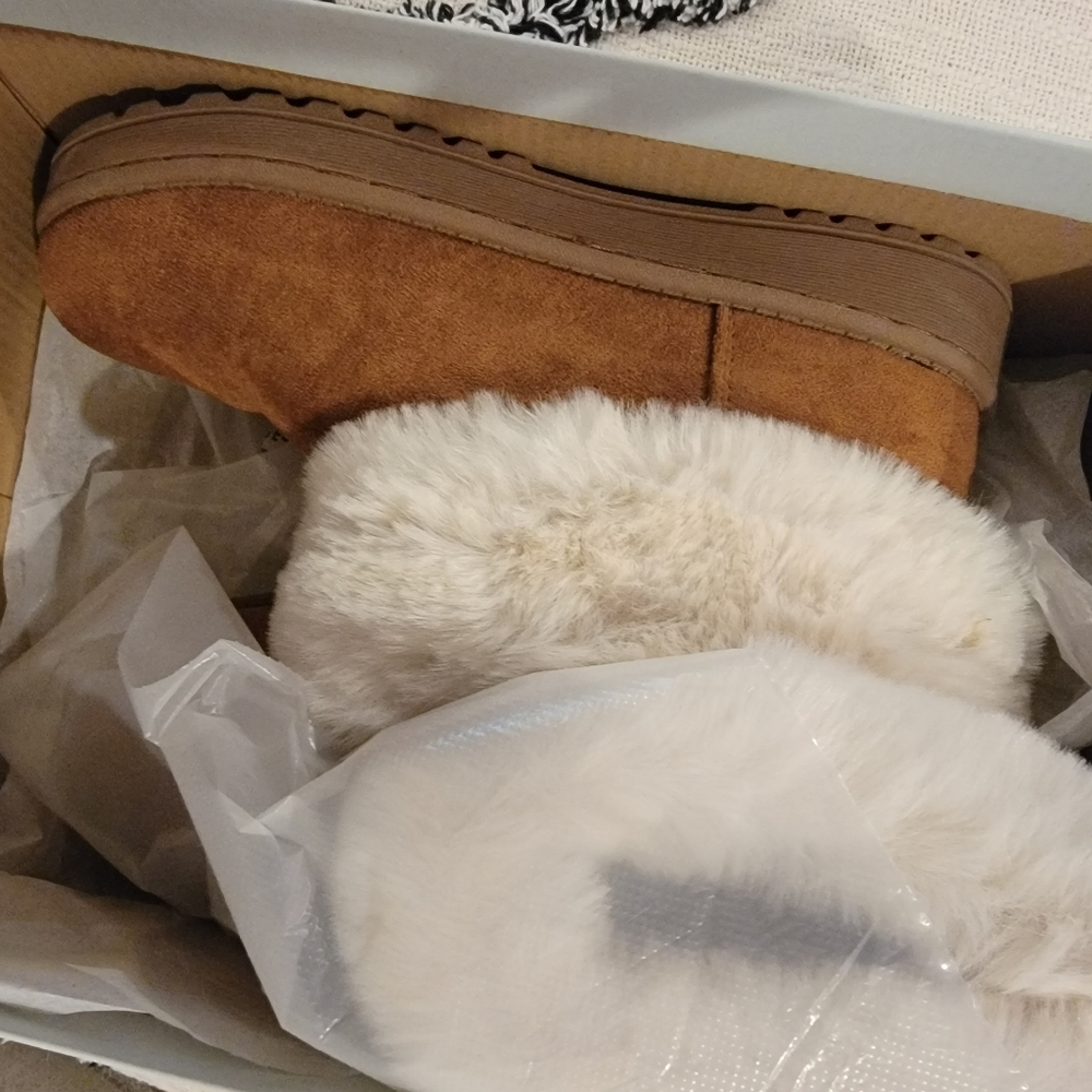 Boots - Picture 6 of 10